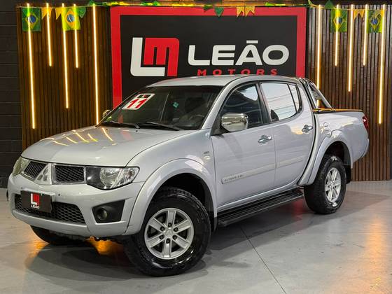 MITSUBISHI L200 TRITON 3.5 HPE 4X4 CD V6 24V FLEX 4P AUTOMÁTICO MITSUBISHI L200 TRITON 3.5 HPE 4X4 CD V6 24V FLEX 4P AUTOMÁTICO